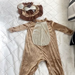 Cutest lion Halloween costume for toddler